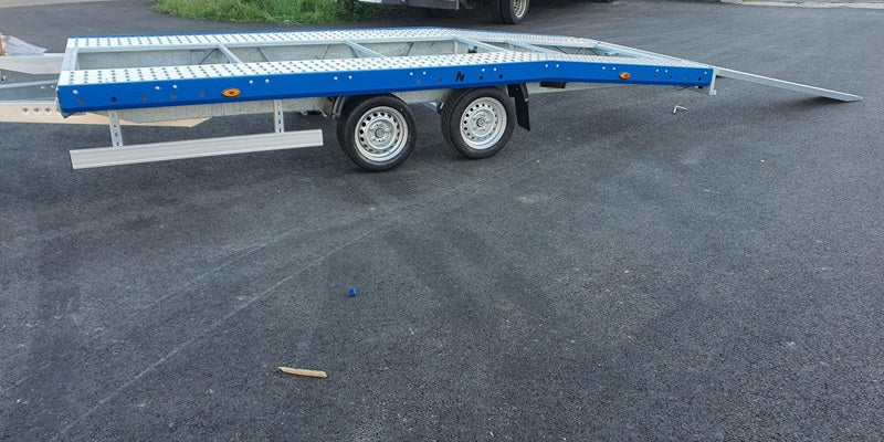 Reboque porta-carros Boro JUPITER 450 x 200 cm 2700 kg de PBT + acessórios de oferta