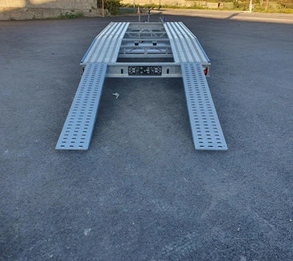 Reboque porta-carros Boro JUPITER 450 x 200 cm 2700 kg de PBT + acessórios de oferta